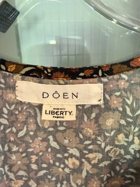 Doen Black Floral Midi Dress with Smocked Waist - Picture 2 of 6